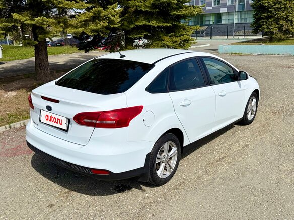 2015 Ford Focus III Рестайлинг, белый - вид 11