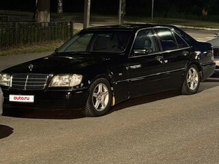 1998 Mercedes-Benz S-Класс 420 III (W140) Рестайлинг, чёрный, 650000 рублей, вид 1