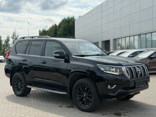 2018 Toyota Land Cruiser Prado 150 Series Рестайлинг 2, чёрный, 3950000 рублей, вид 3