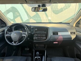 2017 Mitsubishi Outlander III Рестайлинг 2, белый, 1697000 рублей, вид 2