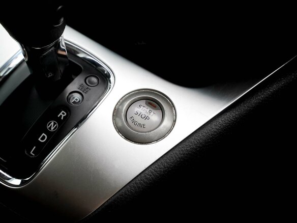 2016 Nissan Serena IV (C26), оранжевый - вид 19