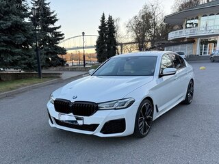 2021 BMW 5 серии 520i VII (G30/G31/G38) Рестайлинг, белый, 3000000 рублей, вид 1
