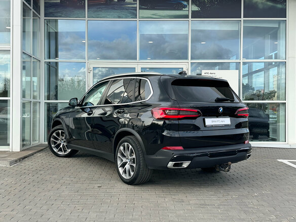 2021 BMW X5 25d IV (G05/G18), чёрный, 5290000 рублей - вид 2