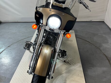 2012 Harley-Davidson CVO, бежевый, 980000 рублей, вид 3