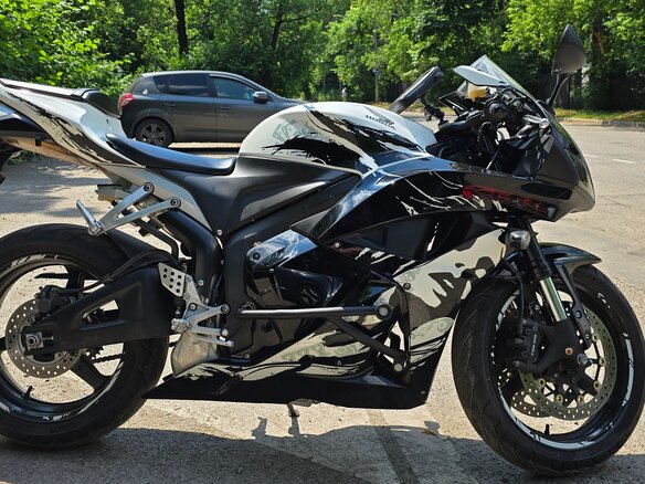 2010 Honda CBR 600RR, чёрный, 900000 рублей - вид 5