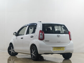 2015 Toyota Passo II (C30), белый, 799000 рублей, вид 4