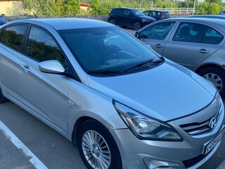 2014 Hyundai Solaris I Рестайлинг, серебристый, 825000 рублей, вид 5