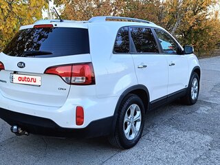 2013 Kia Sorento II Рестайлинг, белый, 1750000 рублей, вид 3