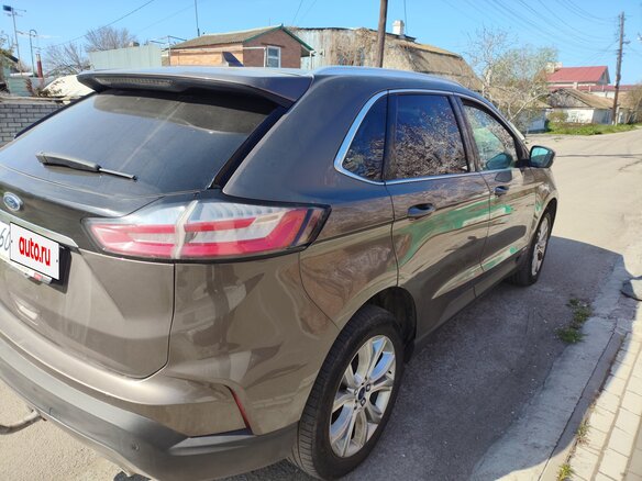 2019 Ford Edge II Рестайлинг, серый, 3500000 рублей - вид 2