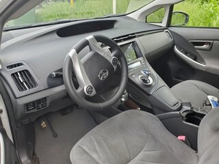 2009 Toyota Prius III (XW30), белый, 1050000 рублей, вид 2