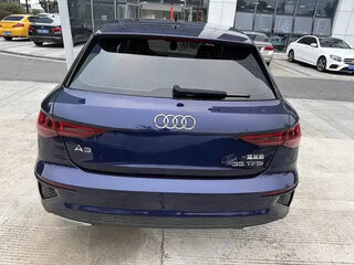 2022 Audi A3 Sportback 35 TFSI IV (8Y), фиолетовый, 2146099 рублей, вид 5