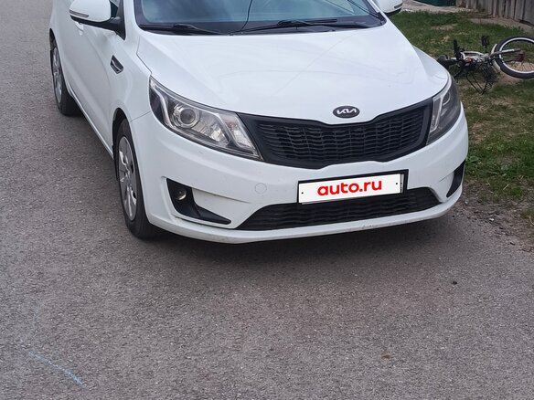 2013 Kia Rio 4-speed III, белый, 900000 рублей - вид 13