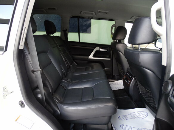 2016 Toyota Land Cruiser 200 Series Рестайлинг 2, белый, 4149000 рублей - вид 12