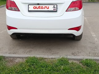 2015 Hyundai Solaris I Рестайлинг, белый, 900000 рублей, вид 4