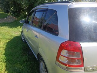 2008 Opel Zafira B Рестайлинг, серебристый, 435000 рублей, вид 2