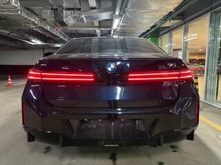 2026 BMW 7 серии 740 xDrive VII (G70) Рестайлинг, синий, 24890000 рублей, вид 4