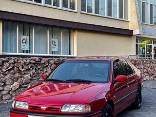 1993 Nissan Primera I (P10), красный, 220000 рублей, вид 2
