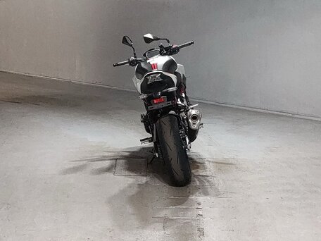 2022 Kawasaki Z 900, белый, 1026000 рублей, вид 5