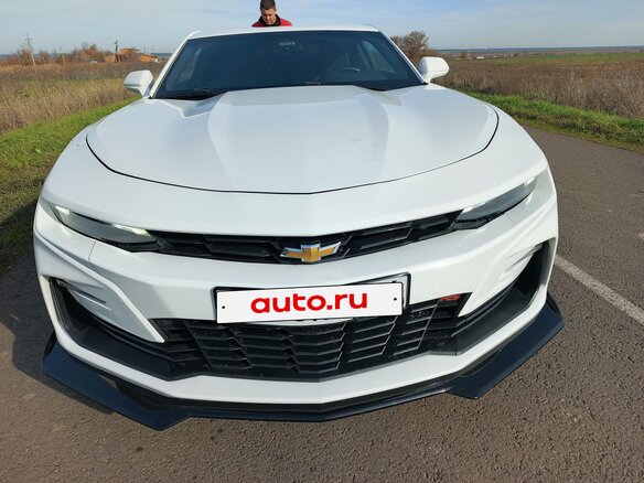 2019 Chevrolet Camaro VI Рестайлинг, белый, 1950000 рублей - вид 1