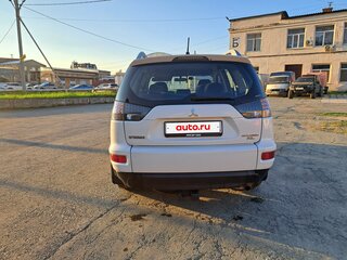 2010 Mitsubishi Outlander II Рестайлинг, белый, 1100000 рублей, вид 5