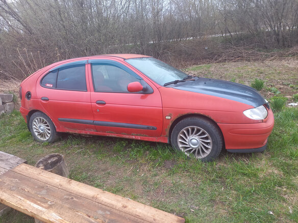 1996 Renault Megane I, красный, 100000 рублей