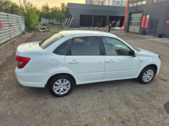 2019 Lada (ВАЗ) Granta I Рестайлинг, белый, 650000 рублей - вид 1