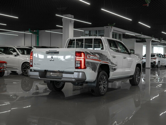 2025 Mitsubishi L200 VI, белый - вид 4