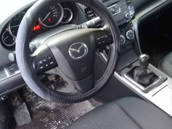 2011 Mazda 6 II (GH) Рестайлинг, красный, 950000 рублей - вид 8