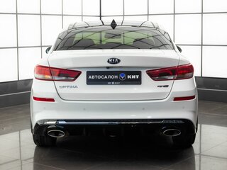 2019 Kia Optima IV Рестайлинг, белый, 2189000 рублей, вид 4