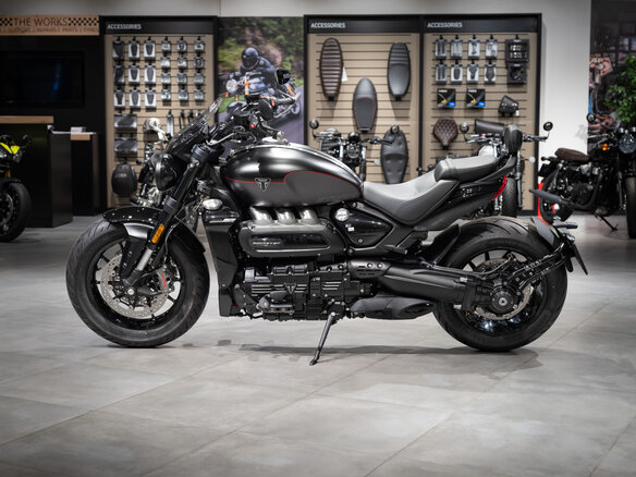 2026 Triumph Rocket 3, чёрный, 3990000 рублей - вид 4
