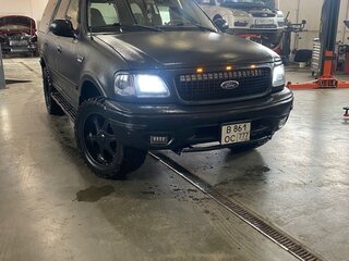 1998 Ford Expedition I, чёрный, 2000000 рублей, вид 4