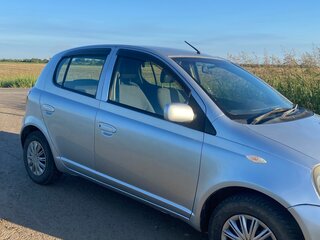 2001 Toyota Vitz I (P10), серебристый, 350000 рублей, вид 2