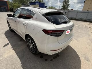 2022 Maserati Levante I Рестайлинг, белый, 5800000 рублей, вид 4