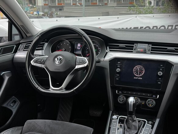 2020 Volkswagen Passat B8 Рестайлинг, белый, 1892000 рублей - вид 11