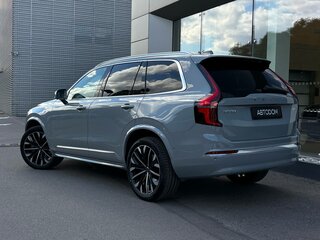 2026 Volvo XC90 B5 II Рестайлинг 2, серый, 10950000 рублей, вид 4