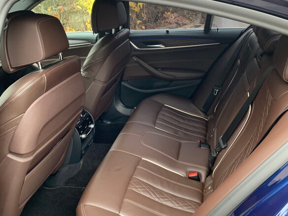 2020 BMW 5 серии 520d xDrive VII (G30/G31/G38), синий, 5200000 рублей - вид 17