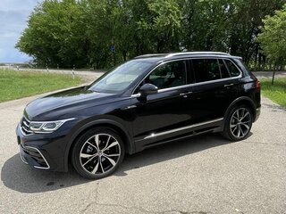 2020 Volkswagen Tiguan II Рестайлинг, чёрный, 3550000 рублей, вид 4