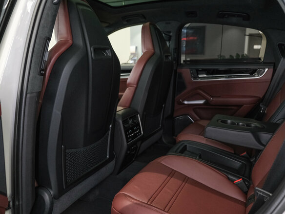 2026 Porsche Cayenne Coupé III Рестайлинг, серый, 20800000 рублей - вид 31