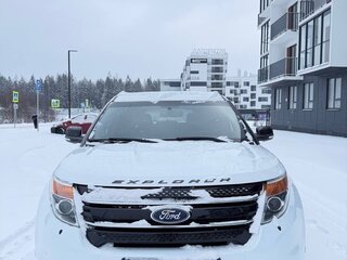 2013 Ford Explorer V, белый, 1550000 рублей, вид 1