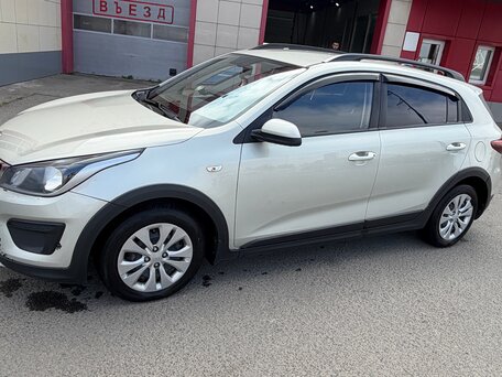 2018 Kia Rio X-Line IV, бежевый, 1228000 рублей, вид 4
