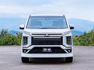 2023 Mitsubishi Delica D:5 I Рестайлинг, белый, 2700000 рублей, вид 2
