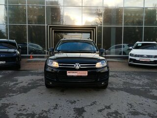 2011 Volkswagen Touareg II, чёрный, 1644000 рублей, вид 2