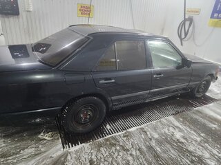 1986 Mercedes-Benz W124 230, чёрный, 200000 рублей, вид 4