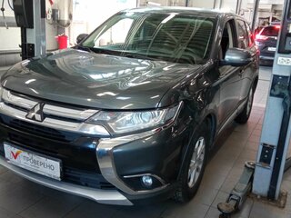 2015 Mitsubishi Outlander III Рестайлинг, серый, 1430000 рублей, вид 1