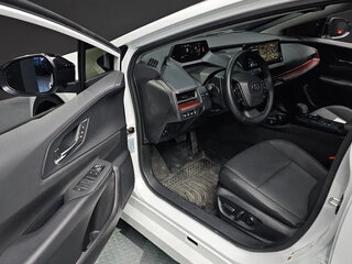2025 Toyota Prius PHV V (XW60), белый, 4200000 рублей, вид 5