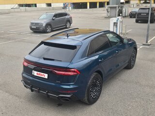 2021 Audi Q8 55 TFSI I (4M), синий, 6900000 рублей, вид 4