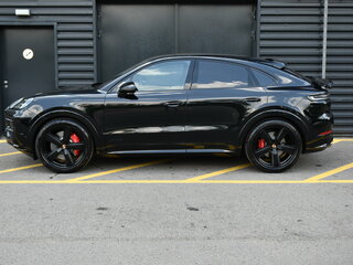 2026 Porsche Cayenne GTS Coupé III Рестайлинг, чёрный, 26900000 рублей, вид 2