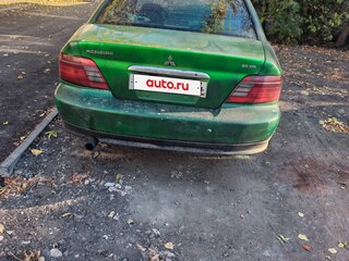 2000 Mitsubishi Galant VIII Рестайлинг, зелёный, 230000 рублей, вид 3