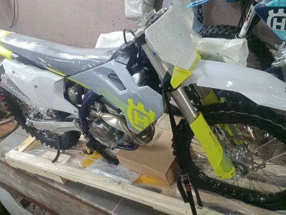 2024 Husqvarna FC 450, белый, 990000 рублей
