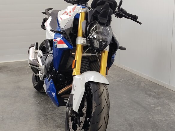 2024 BMW F 900 R, белый, 989000 рублей - вид 2